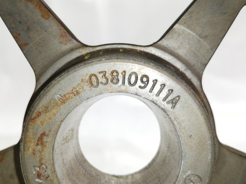 Recambio de polea arbol levas para seat leon (1m1) stella referencia OEM IAM 038109111A  