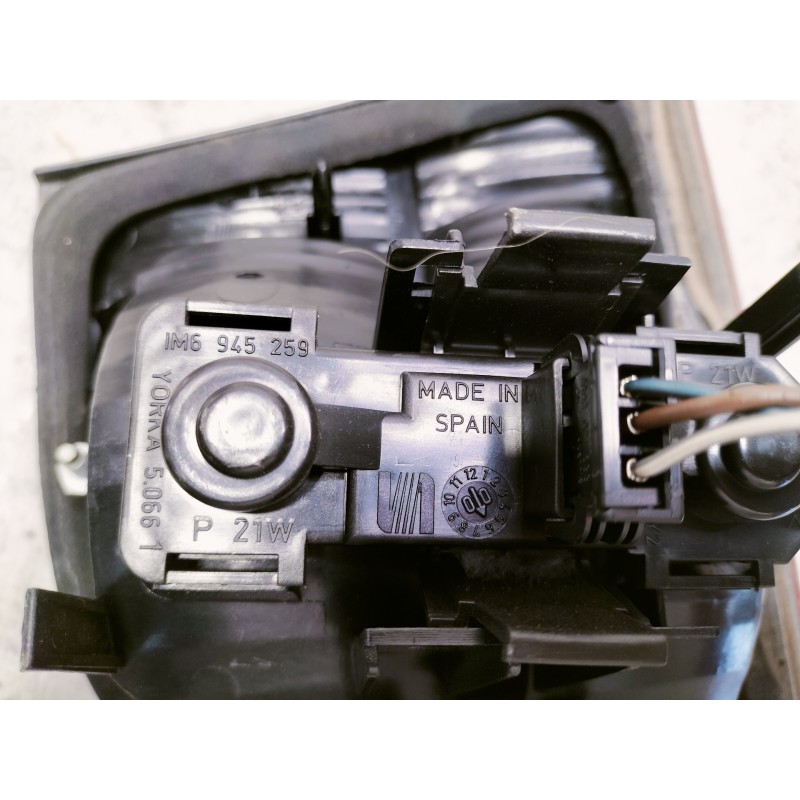 Recambio de piloto trasero derecho interior para seat leon (1m1) signo referencia OEM IAM 1M6945259 37000G 