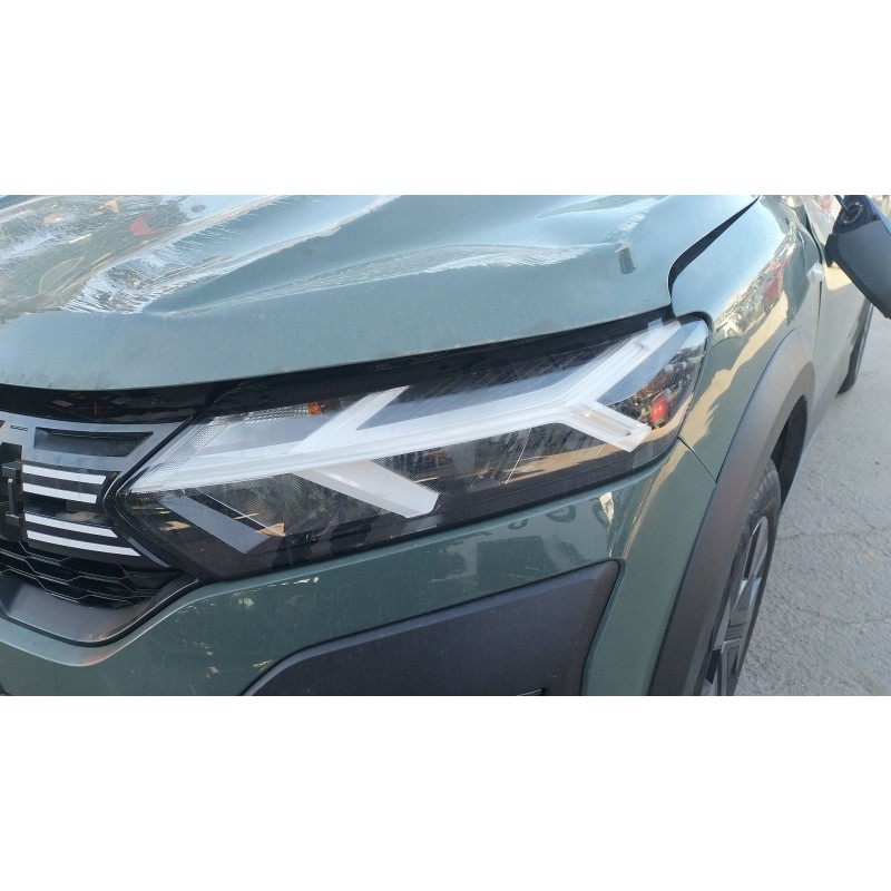 Recambio de faro izquierdo para dacia sandero iii 1.0 tce 90 referencia OEM IAM 260602809R  