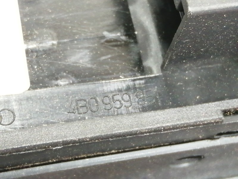 Recambio de mando elevalunas delantero izquierdo para audi a6 berlina (4b2) 2.5 tdi referencia OEM IAM 4B0959851  