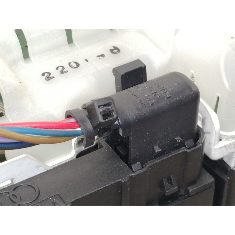 Recambio de cuadro instrumentos para audi a3 (8l) 1.8 ambiente referencia OEM IAM 8L0919860E 008AUZ8Z0 W0220081