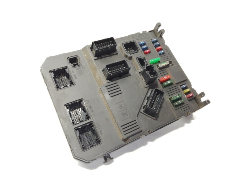 Recambio de caja reles / fusibles para peugeot 206 berlina xs referencia OEM IAM 9645747480  