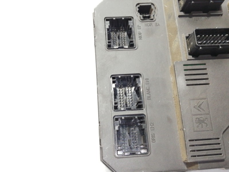 Recambio de caja reles / fusibles para peugeot 206 berlina xs referencia OEM IAM 9645747480  