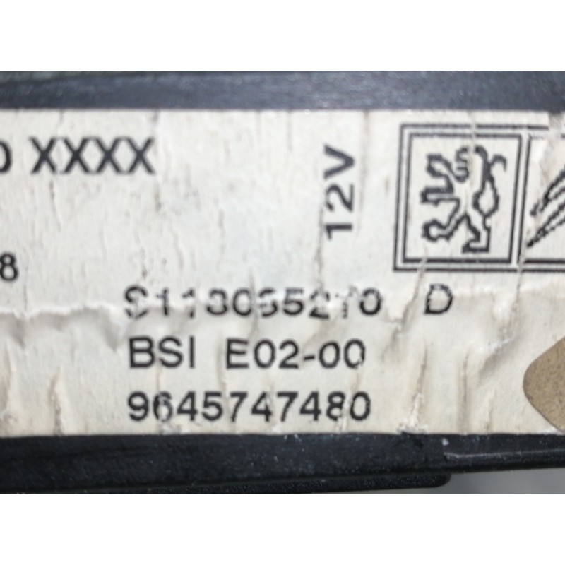 Recambio de caja reles / fusibles para peugeot 206 berlina xs referencia OEM IAM 9645747480  