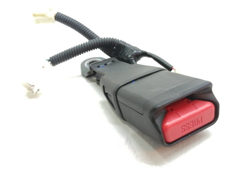 Recambio de enganche cinturon trasero izquierdo para subaru xv (g5) executive plus referencia OEM IAM A200127BS  