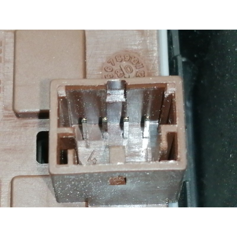 Recambio de mando elevalunas delantero izquierdo para volkswagen polo (9n1) trendline referencia OEM IAM 6Q1867171F 6Q0959859 