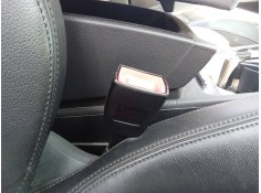 Recambio de enganche cinturon delantero derecho para volkswagen passat berlina (3c2) advance referencia OEM IAM    2