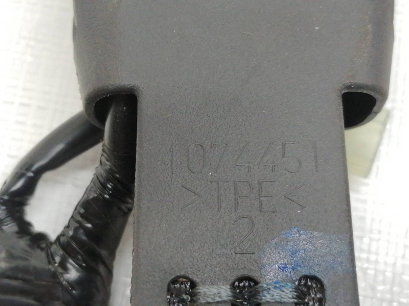 Recambio de enganche cinturon trasero izquierdo para subaru xv (g5) executive plus referencia OEM IAM A200127BS  