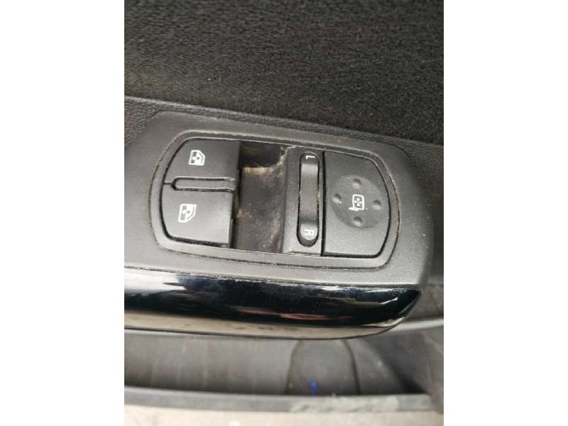Recambio de mando elevalunas delantero izquierdo para opel corsa d essentia referencia OEM IAM 13258521AA  