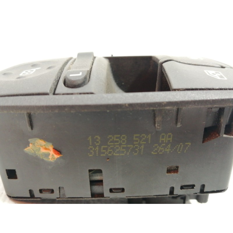 Recambio de mando elevalunas delantero izquierdo para opel corsa d essentia referencia OEM IAM 13258521AA  