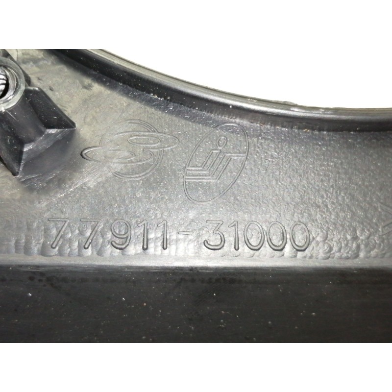 Recambio de apoyabrazos central para ssangyong kyron 200 xdi limited referencia OEM IAM 7793132000  