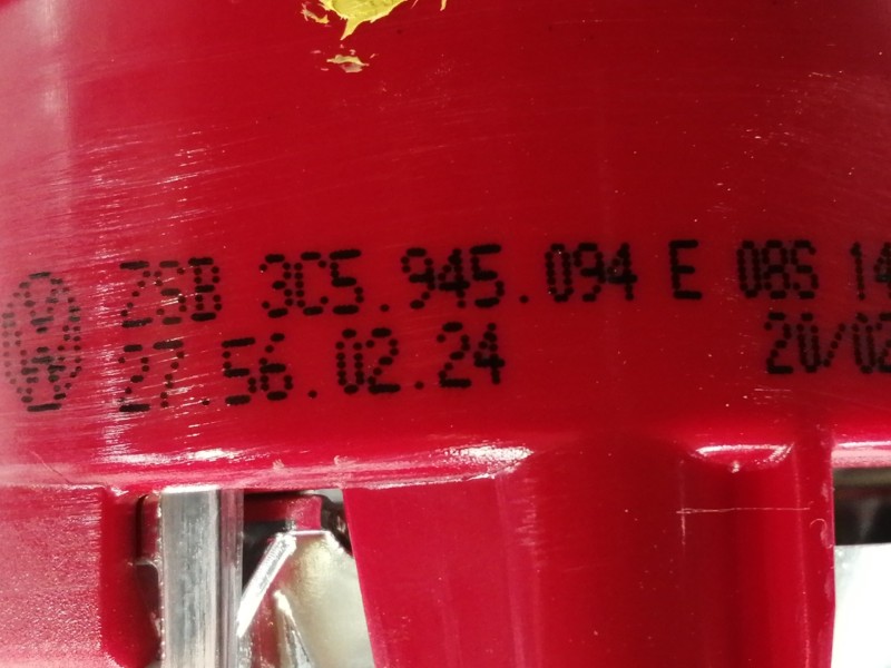 Recambio de piloto trasero derecho interior para volkswagen passat berlina (3c2) advance referencia OEM IAM 3C5945094E 27560224 