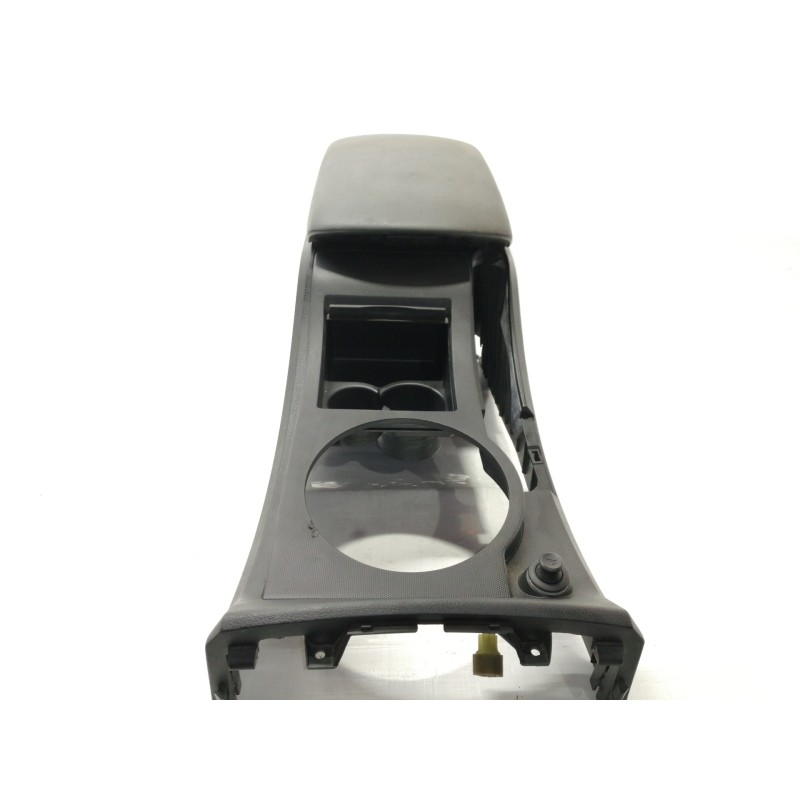 Recambio de apoyabrazos central para ssangyong kyron 200 xdi limited referencia OEM IAM 7793132000  