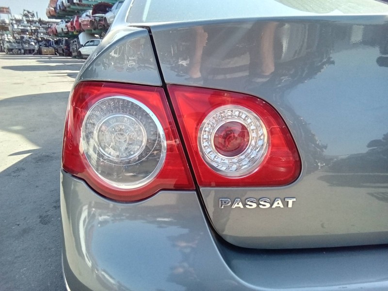 Recambio de piloto trasero izquierdo interior para volkswagen passat berlina (3c2) advance referencia OEM IAM 3C5945093E 2756012