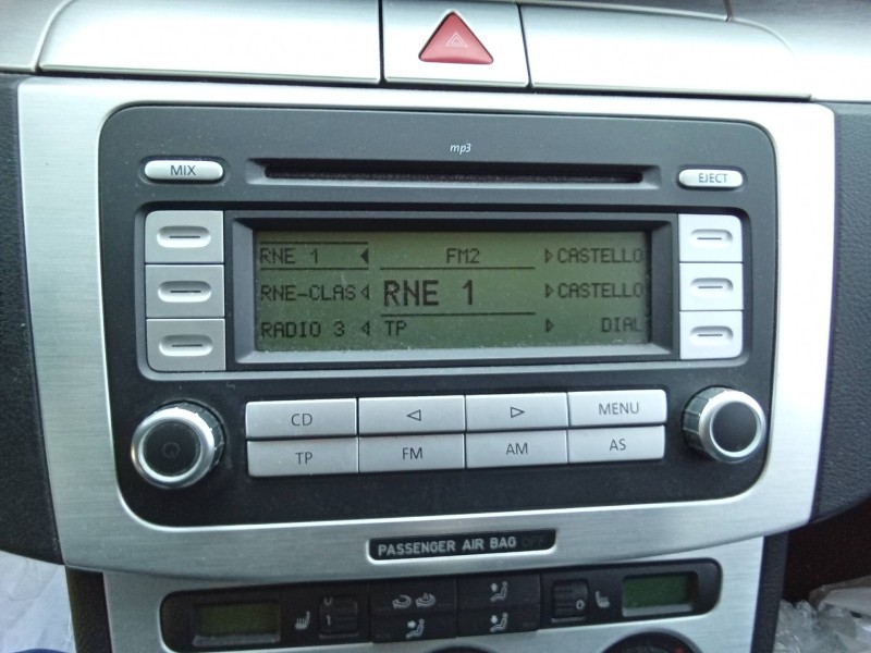 Recambio de sistema audio / radio cd para volkswagen passat berlina (3c2) advance referencia OEM IAM 1K0035186AD  