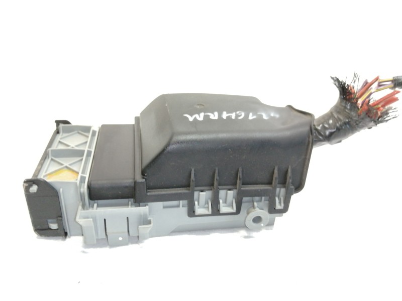 Recambio de caja reles / fusibles para opel insignia sports tourer sport referencia OEM IAM 13222786  