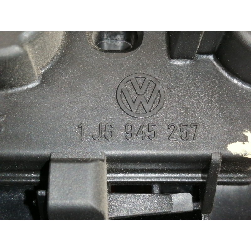 Recambio de piloto trasero derecho para volkswagen golf iv berlina (1j1) gti referencia OEM IAM 1J6945257  