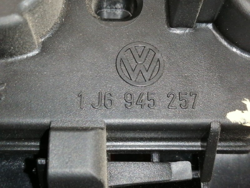 Recambio de piloto trasero derecho para volkswagen golf iv berlina (1j1) gti referencia OEM IAM 1J6945257  