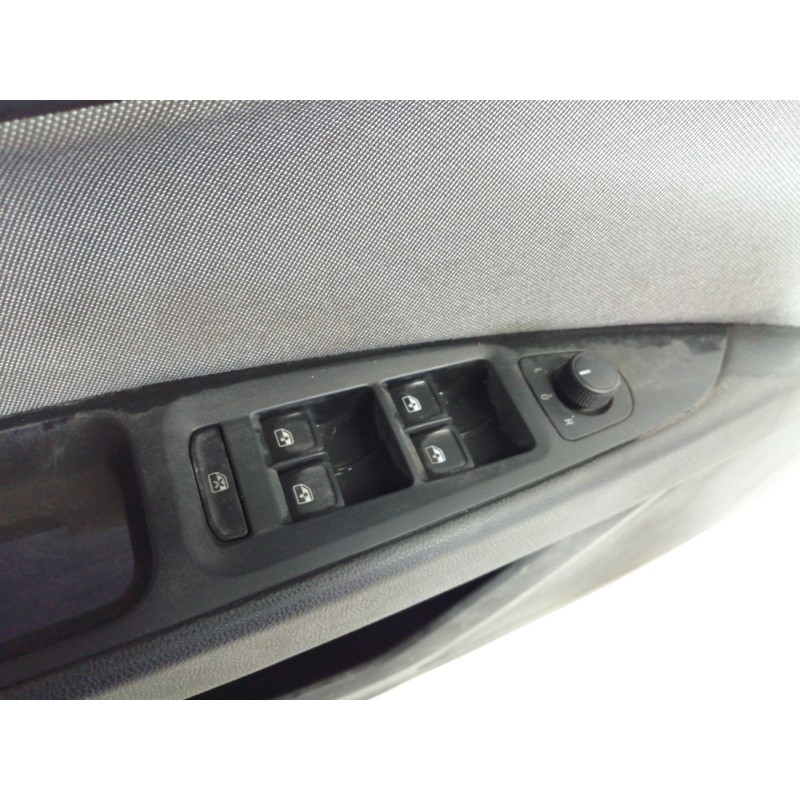 Recambio de guarnecido puerta delantera izquierda para seat leon (5f1) reference referencia OEM IAM 5F9867113A  