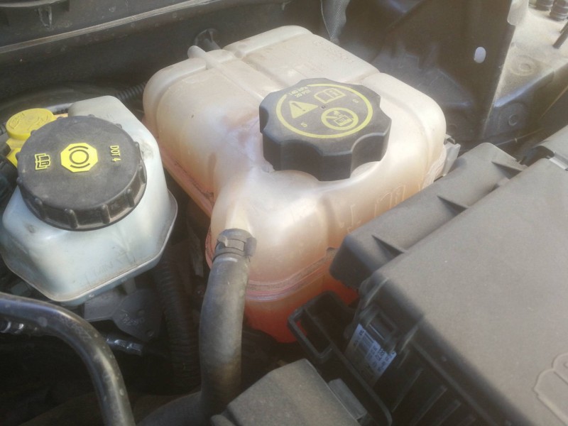 Recambio de deposito expansion para opel insignia sports tourer sport referencia OEM IAM 22924025  