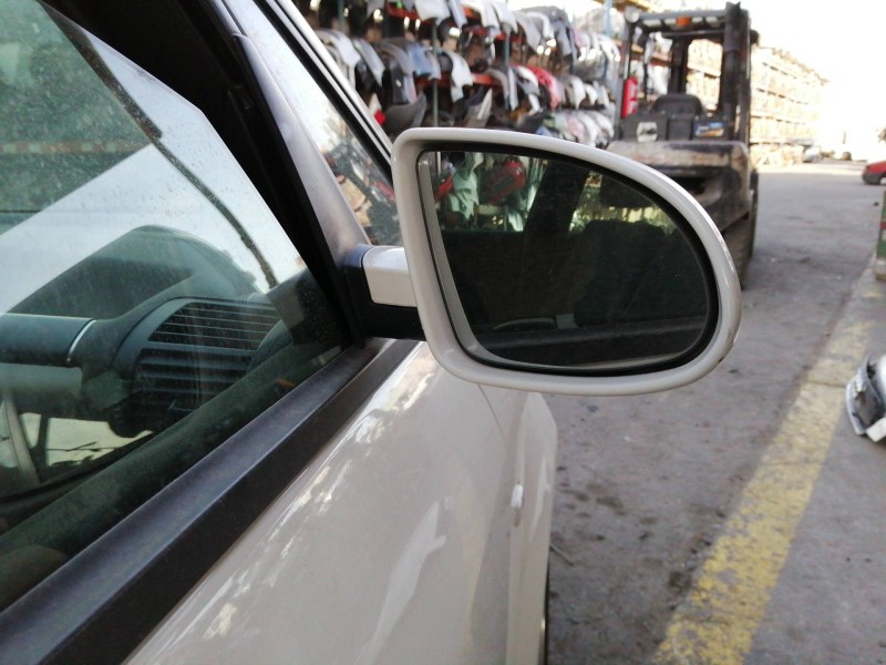 Recambio de retrovisor derecho para audi a2 (8z) 1.4 style referencia OEM IAM 12323390  