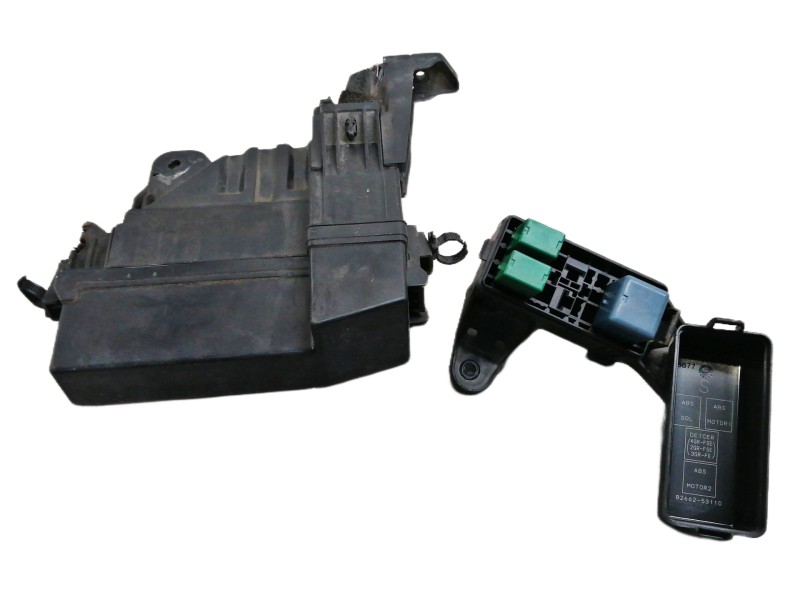 Recambio de caja reles / fusibles para lexus is200 (ds2/is2) 220d referencia OEM IAM 8266253110  