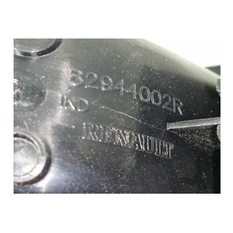 Recambio de mando elevalunas trasero derecho para renault laguna iii bt3s referencia OEM IAM 82944002R  