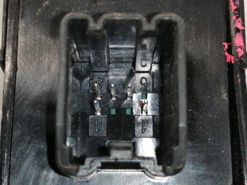 Recambio de mando elevalunas trasero derecho para opel insignia sports tourer sport referencia OEM IAM 13301888  