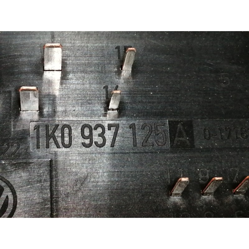 Recambio de caja reles / fusibles para skoda octavia berlina (1z3) 1.9 tdi referencia OEM IAM 1K0937125A 01781301 