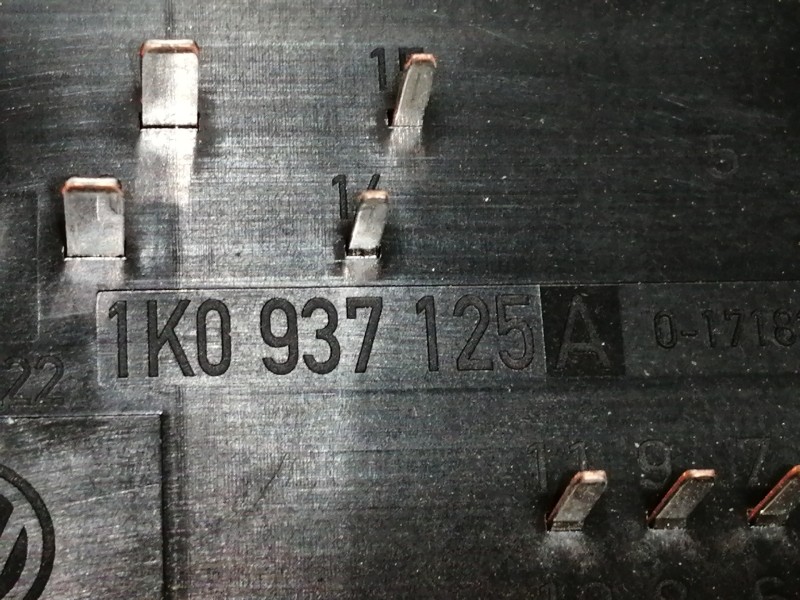 Recambio de caja reles / fusibles para skoda octavia berlina (1z3) 1.9 tdi referencia OEM IAM 1K0937125A 01781301 