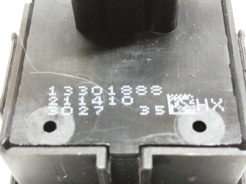 Recambio de mando elevalunas trasero izquierdo para opel insignia sports tourer sport referencia OEM IAM 13222231  