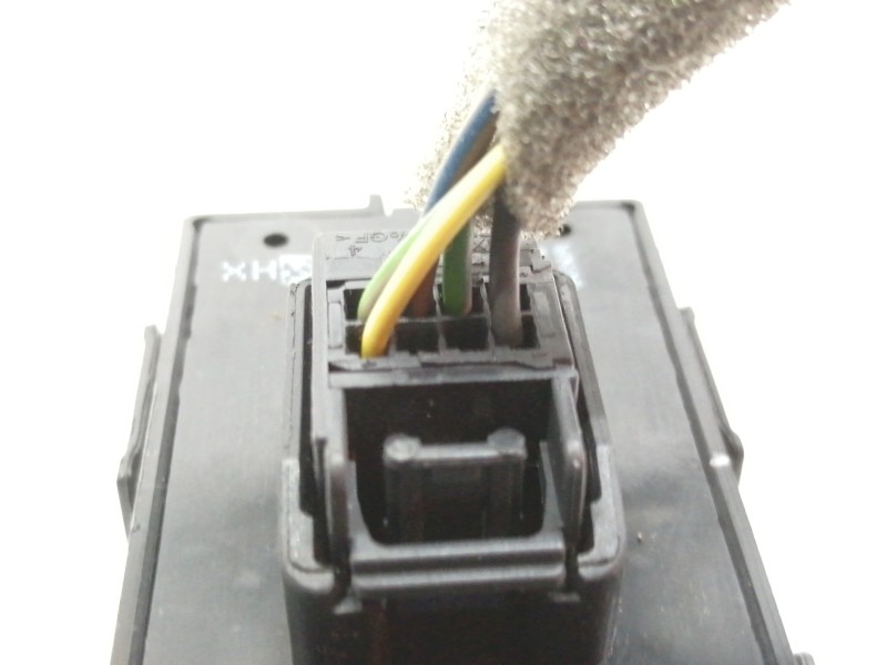 Recambio de mando elevalunas trasero izquierdo para opel insignia sports tourer sport referencia OEM IAM 13222231  