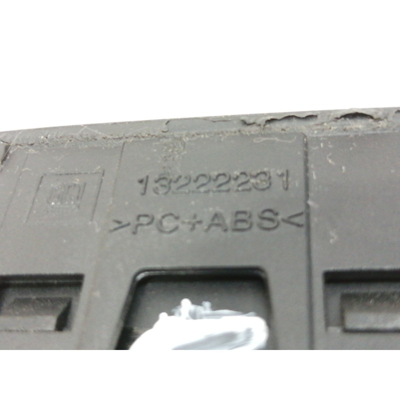 Recambio de mando elevalunas trasero izquierdo para opel insignia sports tourer sport referencia OEM IAM 13222231  