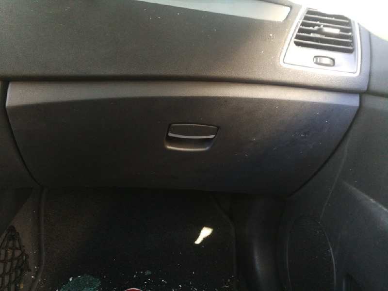 Recambio de guantera para renault laguna iii bt3s referencia OEM IAM 685000001R  