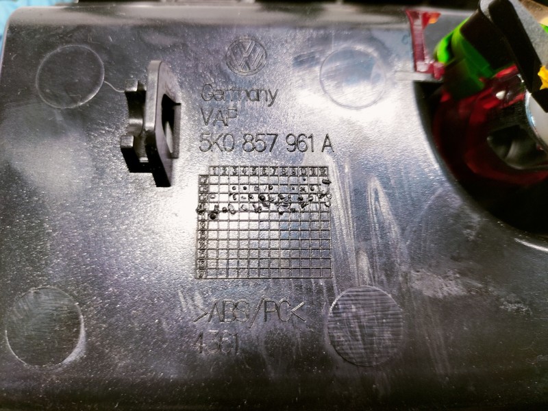 Recambio de cenicero para volkswagen golf vi (5k1) advance bluemotion referencia OEM IAM 5K0857961A 4361 CON MANDO MULTIFUNCION