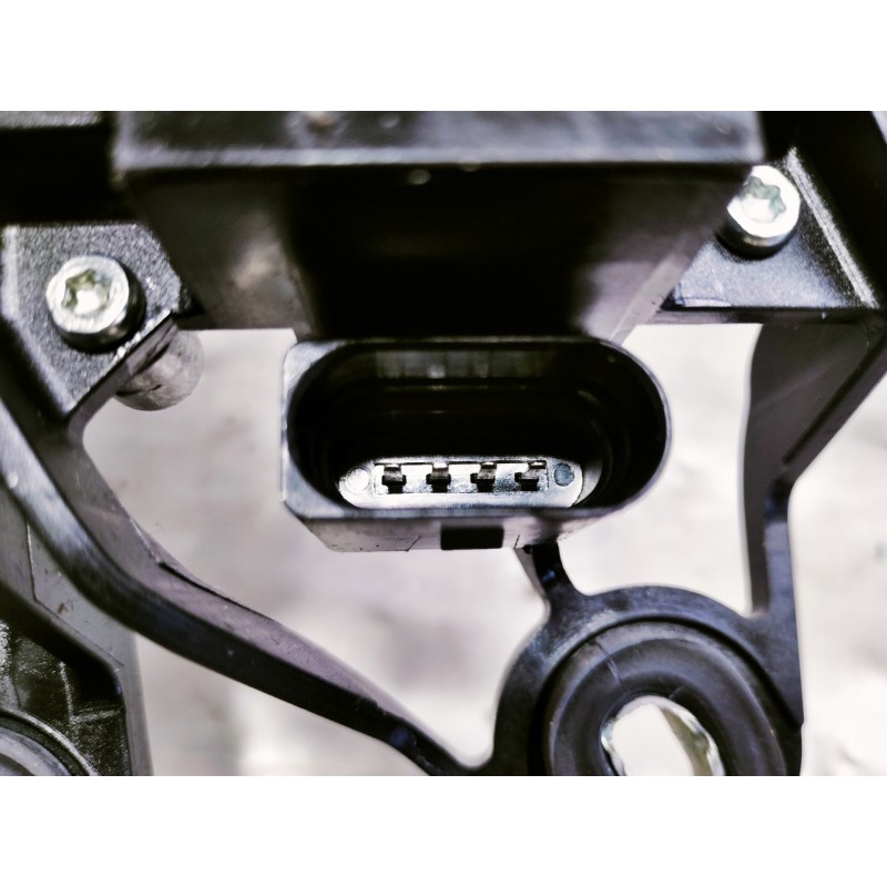 Recambio de motor limpia trasero para volkswagen golf vi (5k1) advance bluemotion referencia OEM IAM 0390201216 5K6955711B 4 PIN