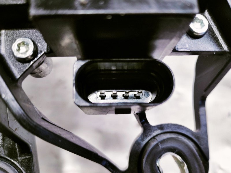 Recambio de motor limpia trasero para volkswagen golf vi (5k1) advance bluemotion referencia OEM IAM 0390201216 5K6955711B 4 PIN