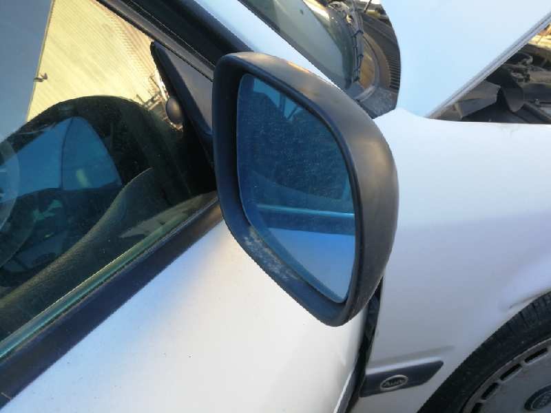 Recambio de retrovisor derecho para audi 100 berlina (c4) básico referencia OEM IAM   