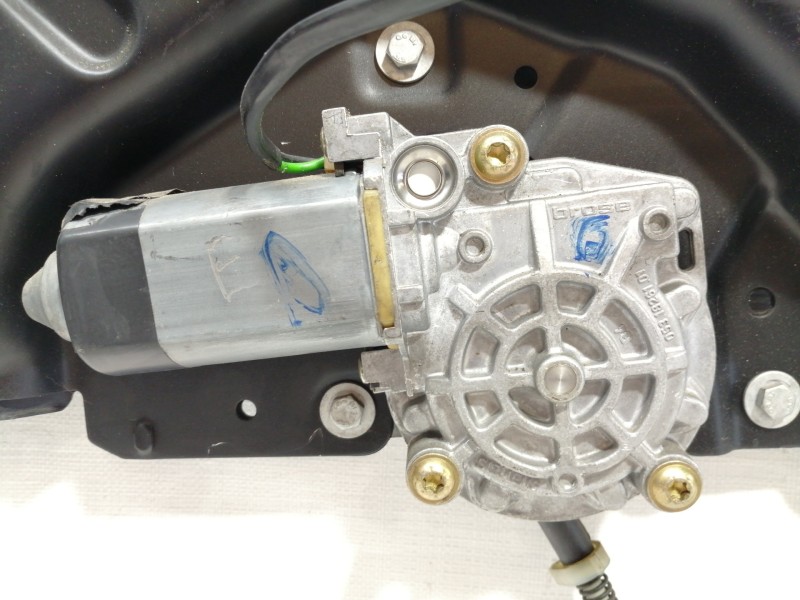 Recambio de elevalunas delantero derecho para audi 100 berlina (c4) básico referencia OEM IAM 0531826101  