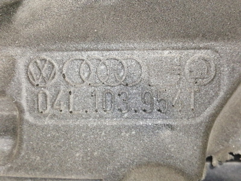 Recambio de tapa motor para volkswagen golf vii lim. (bq1) advance referencia OEM IAM 04L103925T 04L103954T 