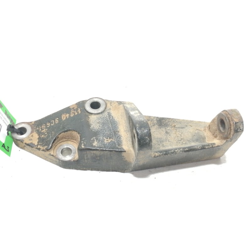 Recambio de soporte motor para nissan serena (c23m) 2.3 lx diesel referencia OEM IAM 119409C601  