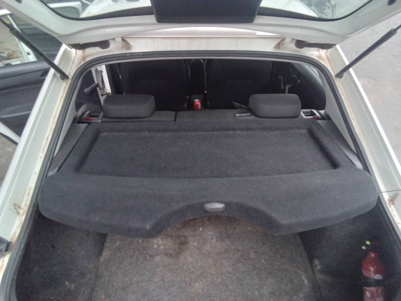 Recambio de bandeja trasera para seat toledo (kg3) reference referencia OEM IAM 5JA867769C  