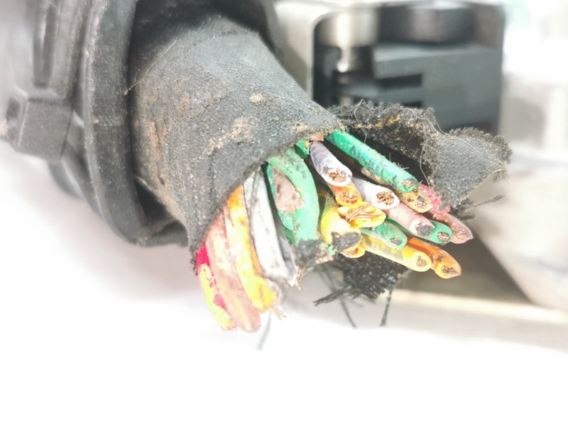 Recambio de centralita motor uce para citroën xsara berlina 1.6 attraction referencia OEM IAM 0261204939  