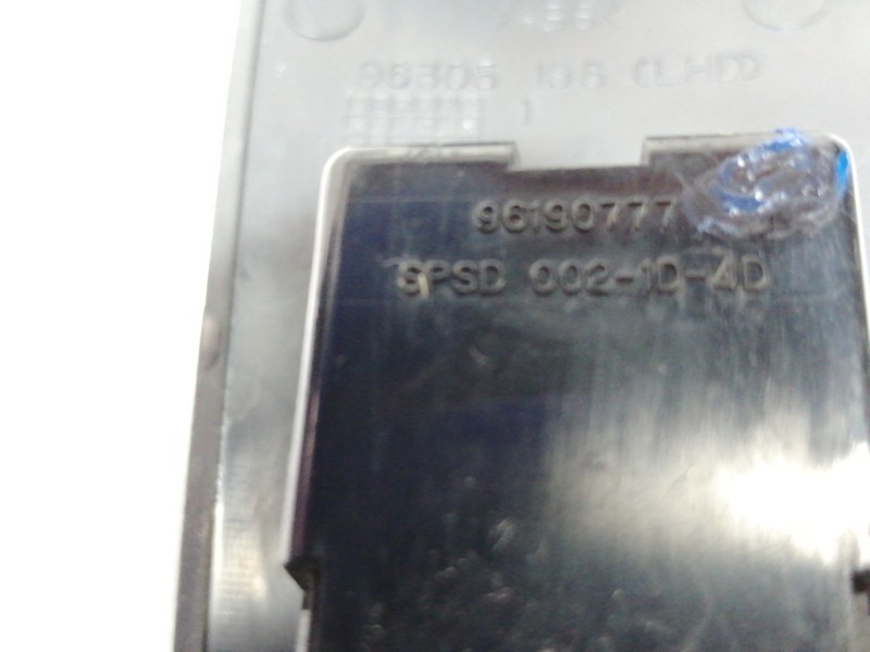 Recambio de mando elevalunas delantero derecho para daewoo nubira berlina classic se referencia OEM IAM 96190777  