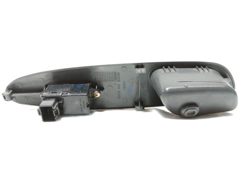 Recambio de mando elevalunas delantero derecho para daewoo nubira berlina classic se referencia OEM IAM 96190777  