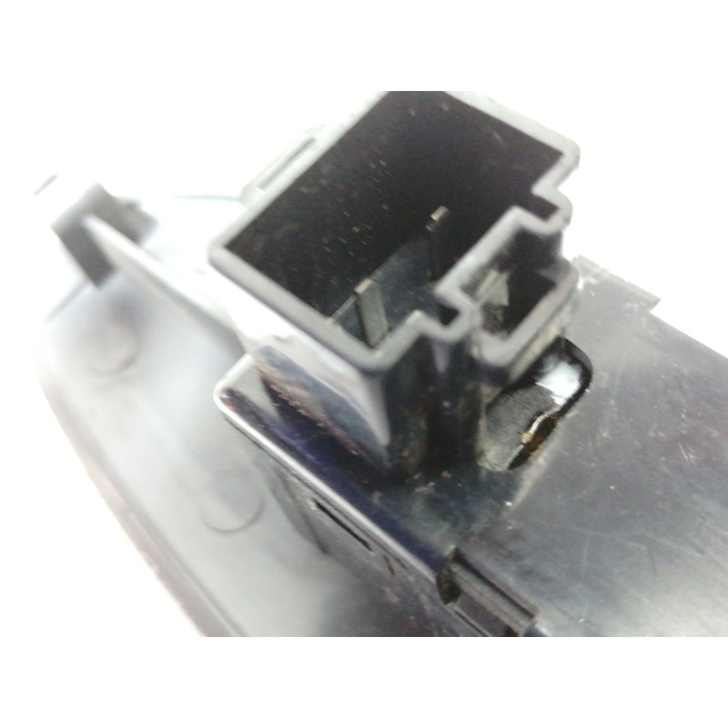 Recambio de mando elevalunas delantero derecho para daewoo nubira berlina classic se referencia OEM IAM 96190777  