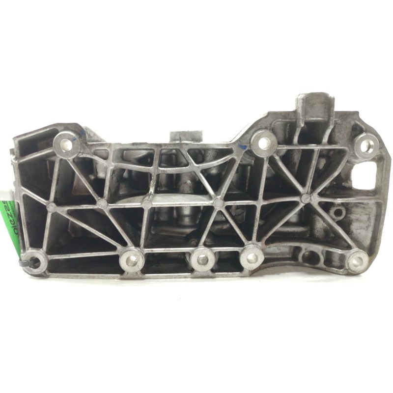 Recambio de soporte alternador para bmw x3 (f25) xdrive 20d referencia OEM IAM 1116850686305  