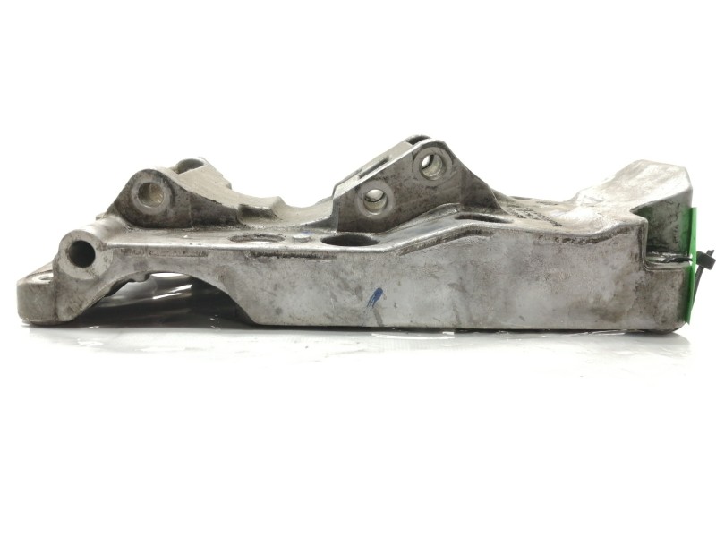 Recambio de soporte alternador para bmw x3 (f25) xdrive 20d referencia OEM IAM 1116850686305  