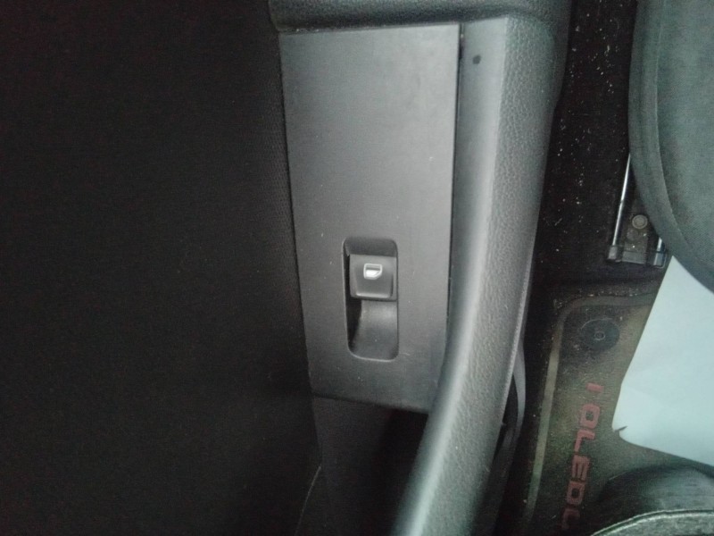 Recambio de mando elevalunas delantero derecho para seat toledo (kg3) reference referencia OEM IAM   