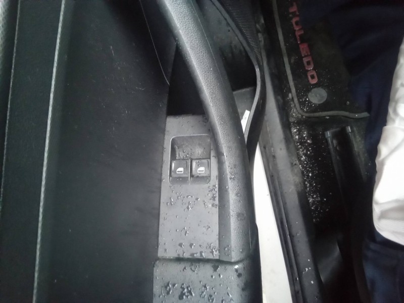 Recambio de mando elevalunas delantero izquierdo para seat toledo (kg3) reference referencia OEM IAM   